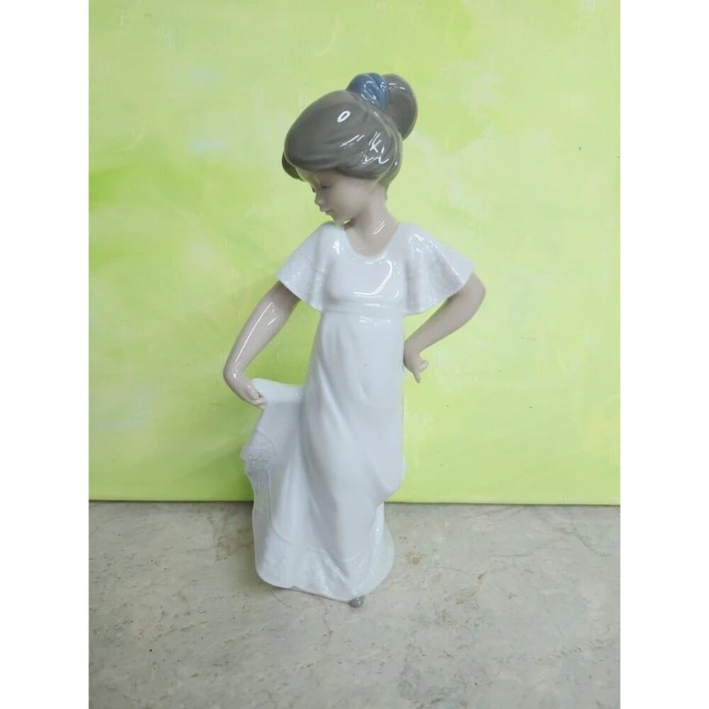 NAO lladro how pretty little girl admiring her new dress - Picture 2 of 6